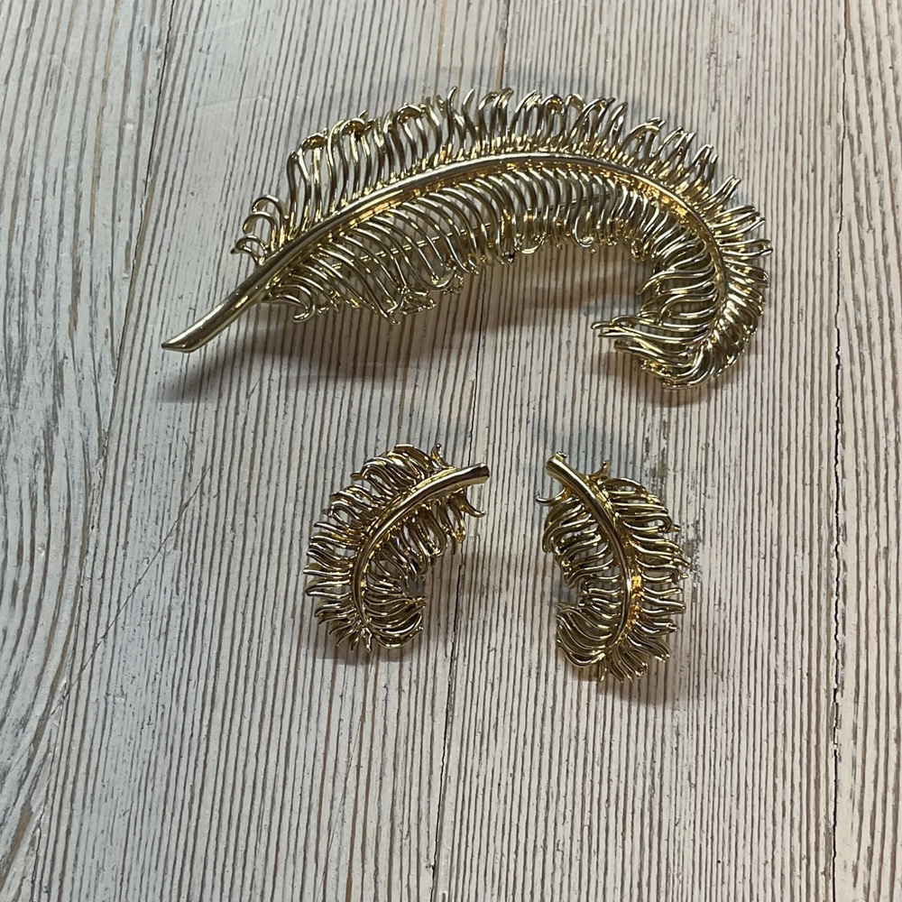 CORO BROOCH EARRING SET